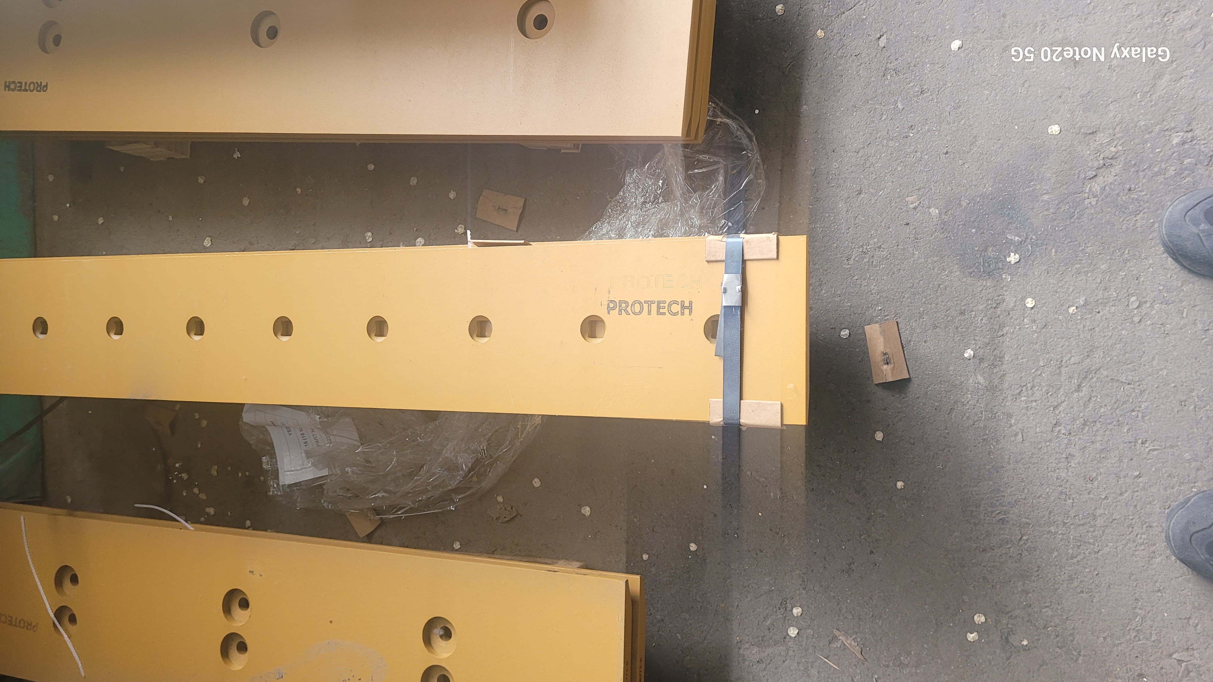 Нож центральный переднего отвала грейдера SEM