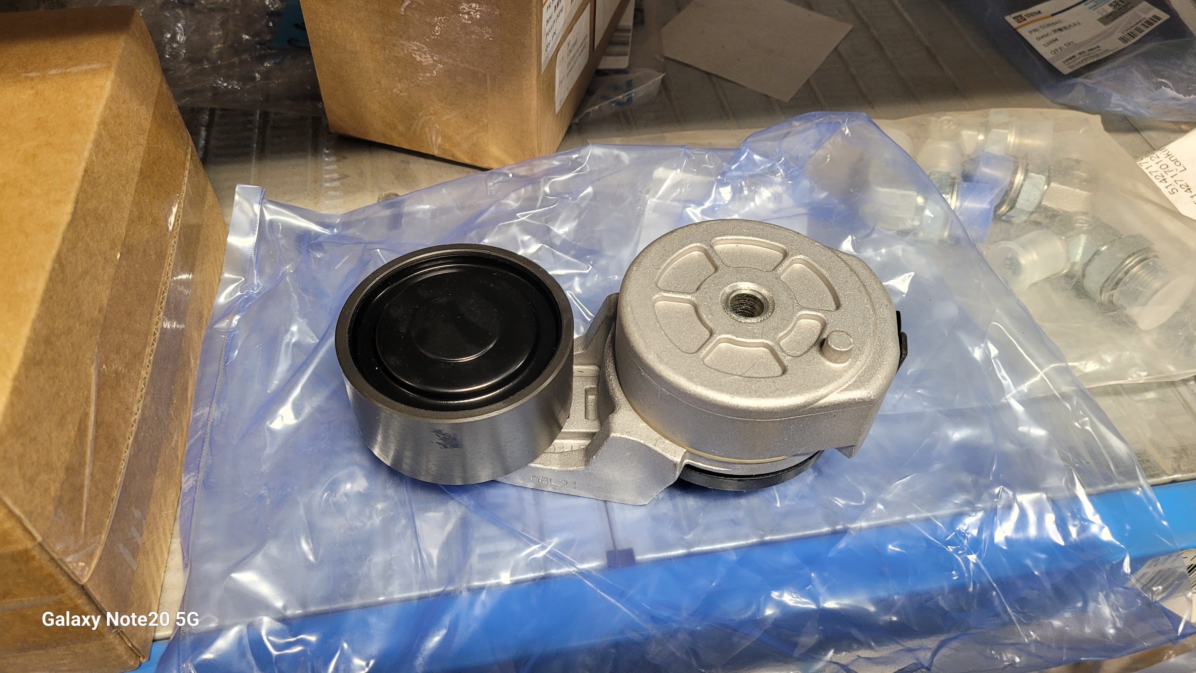 Натяжитель ремня SC9 SEM922