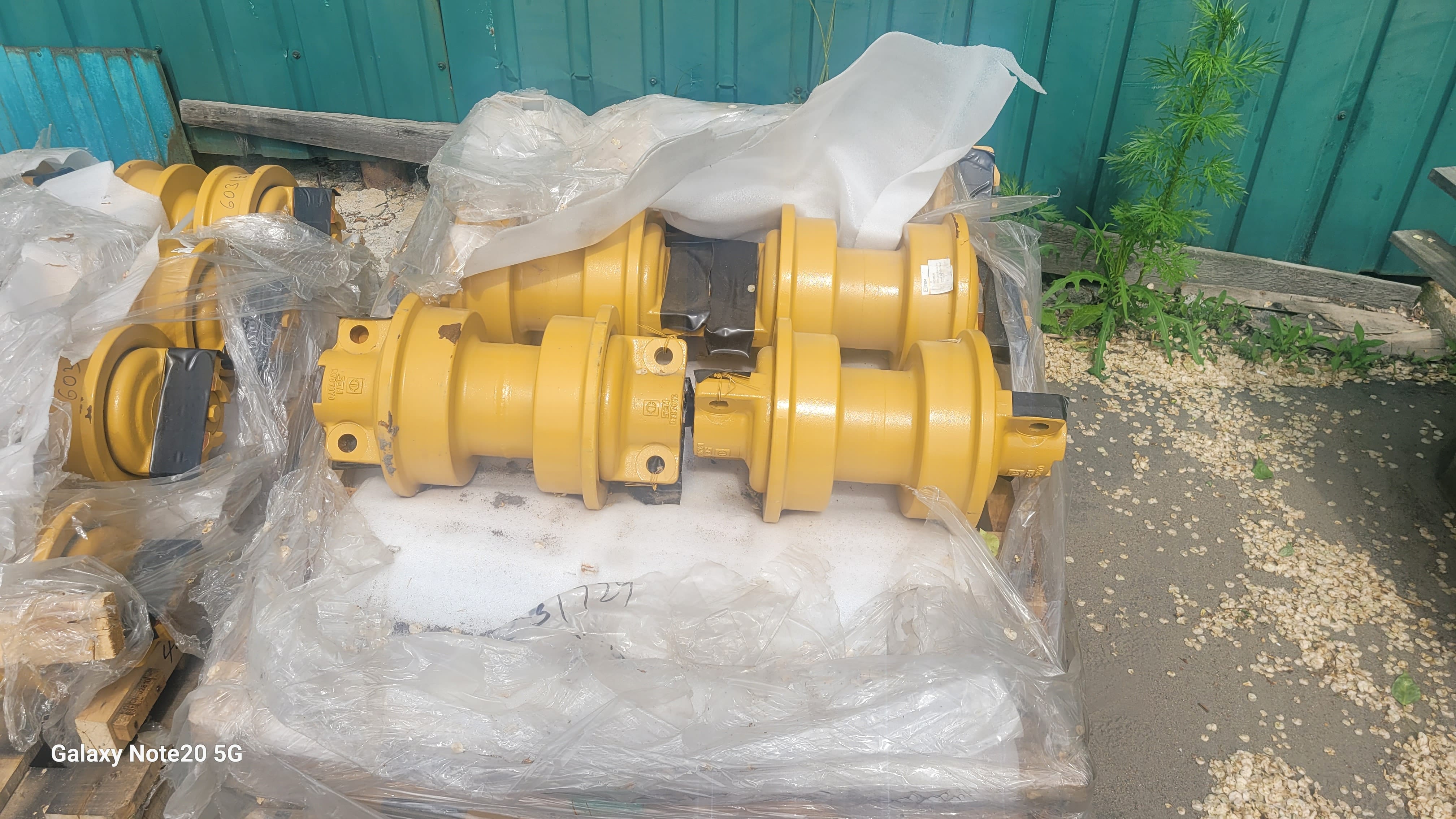 Каток опорный однобортный SEM822