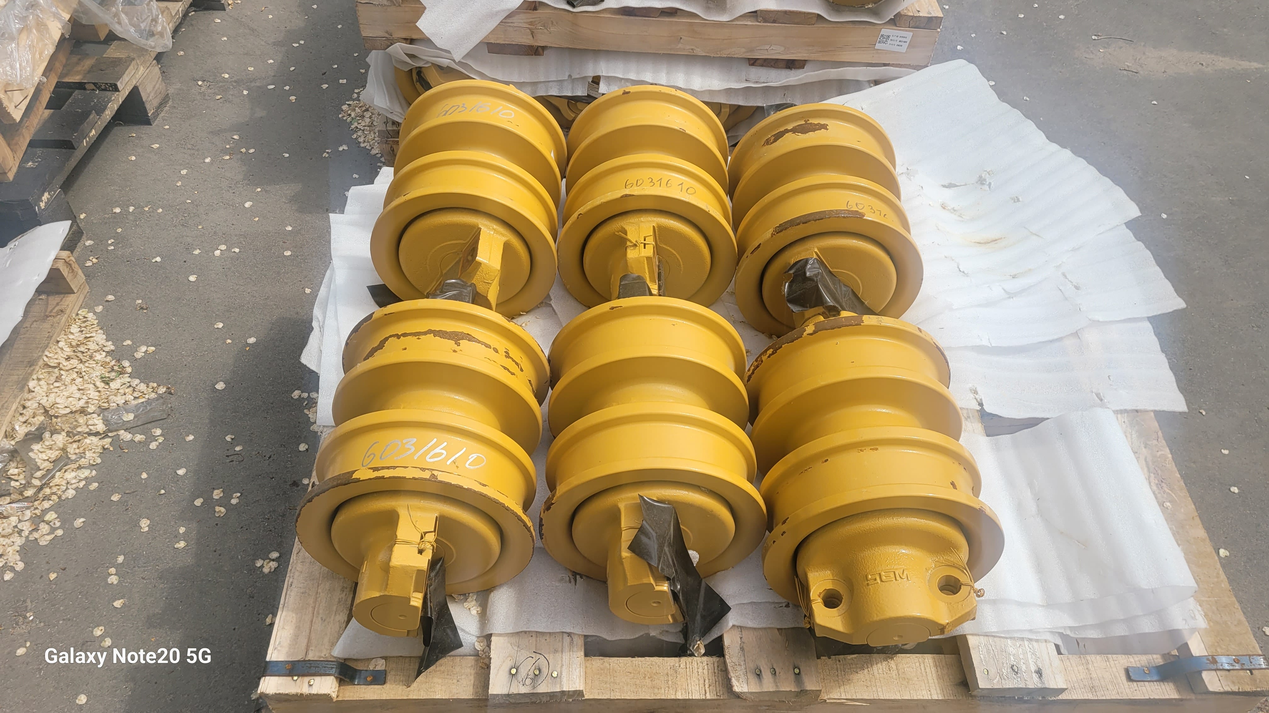 Каток опорный двубортный SEM822